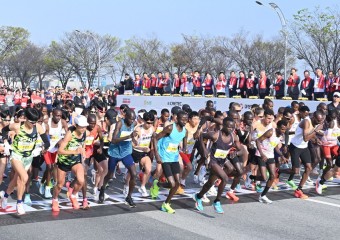 2만 8천여 명 역대 최대 참가 대구마라톤대회 성료